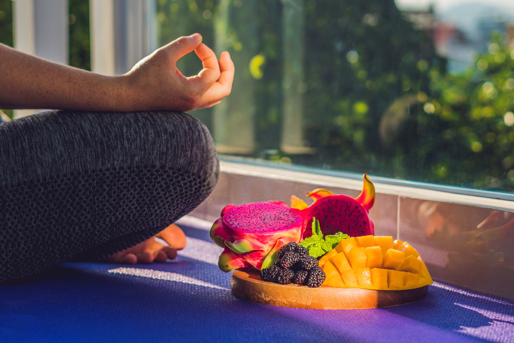 5 Foods To Eat While Doing Yoga