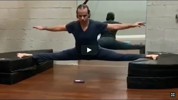 Hyperbolic Stretching course by Alex Larsson